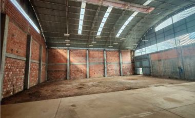 i024079 - ALQUILER ALMACÉN - CALLERIA