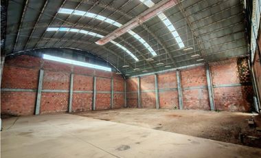 i024079 - ALQUILER ALMACÉN - CALLERIA