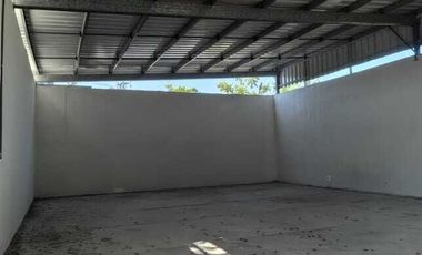 Se renta Bodega con Oficinas y patio de maniobra