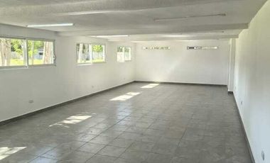 Se renta Bodega con Oficinas y patio de maniobra