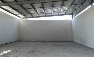 Se renta Bodega con Oficinas y patio de maniobra