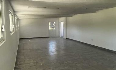 Se renta Bodega con Oficinas y patio de maniobra