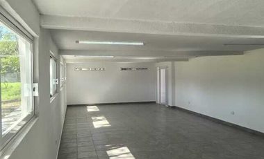 Se renta Bodega con Oficinas y patio de maniobra