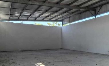 Se renta Bodega con Oficinas y patio de maniobra