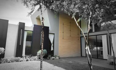 Casa en Venta en Club de Golf Tres Marías, Club de Primer Nivel