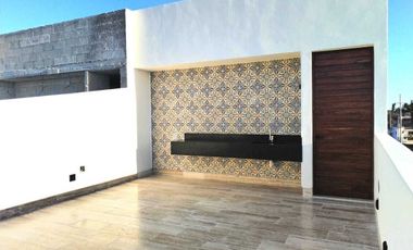 CASA TIPO VILLA EN VENTA EN LA PLAYA DEL TELCHAC FRENTE AL MAR.