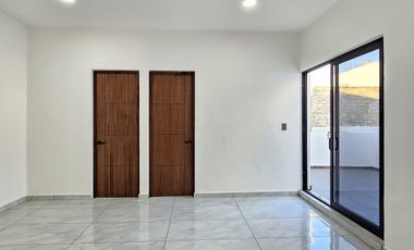 RESIDENCIA  DOS PLANTAS, 3 RECÁMARAS, 3 BAÑOS, COCHERA PARA 2 AUTOS