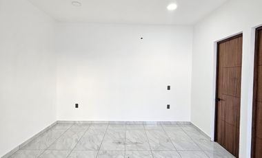 RESIDENCIA  DOS PLANTAS, 3 RECÁMARAS, 3 BAÑOS, COCHERA PARA 2 AUTOS