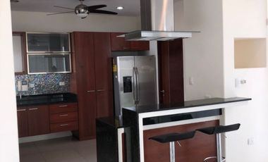 Renta de casa en Residencial Azul