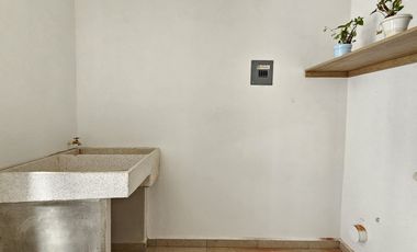 CASA EN VENTA, 2 NIVELES, 2 RECÁMARAS, 1 BAÑO, COCHERA PARA 1 AUTO