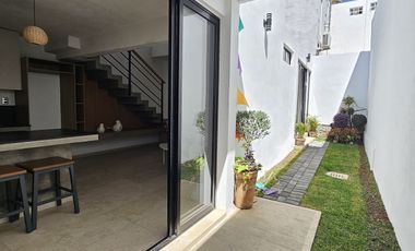 CASA EN VENTA, 2 NIVELES, 2 RECÁMARAS, 1 BAÑO, COCHERA PARA 1 AUTO