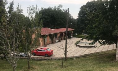 Rancho en venta, con Hectáreas de Bosque, caballerizas y jaulas para gallos.