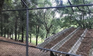 Rancho en venta, con Hectáreas de Bosque, caballerizas y jaulas para gallos.