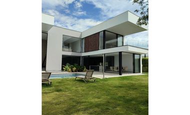 Encantadora Casa en Venta: Confort, Estilo y Ubicación