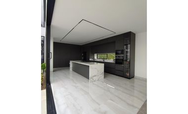 Encantadora Casa en Venta: Confort, Estilo y Ubicación
