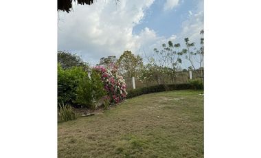 VENTA DE CASA FINCA EN EL CRUCERO A CINCO MINUTOS DE SAHAGÚN