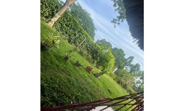 VENTA DE CASA FINCA EN EL CRUCERO A CINCO MINUTOS DE SAHAGÚN