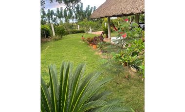 VENTA DE CASA FINCA EN EL CRUCERO A CINCO MINUTOS DE SAHAGÚN