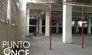 Espectacular local comercial:  6,940 m2 en Center Plazas.