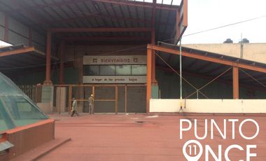 Espectacular local comercial:  6,940 m2 en Center Plazas.