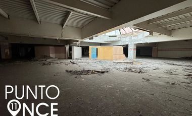 Espectacular local comercial:  6,940 m2 en Center Plazas.