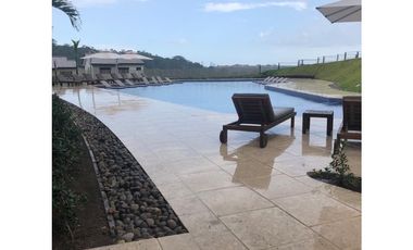VENTA O ALQUILER CASA BRISAS DEL GOLF 200 MT2 GOLF GARDENS