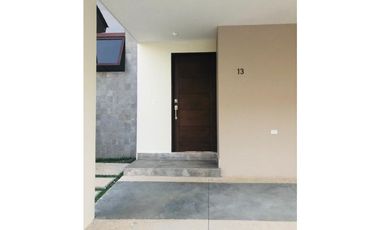 VENTA O ALQUILER CASA BRISAS DEL GOLF 200 MT2 GOLF GARDENS