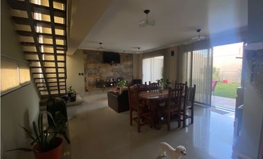 VENDO CHALET  MODERNO EN B PRIVADO PINAR DEL SOL VI MAIPU GUTIERREZ