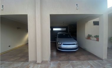 VENDO CHALET  MODERNO EN B PRIVADO PINAR DEL SOL VI MAIPU GUTIERREZ