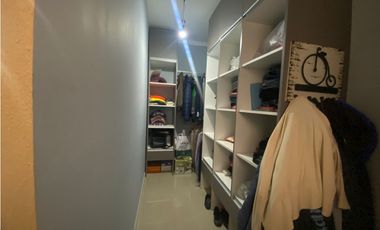 VENDO CHALET  MODERNO EN B PRIVADO PINAR DEL SOL VI MAIPU GUTIERREZ