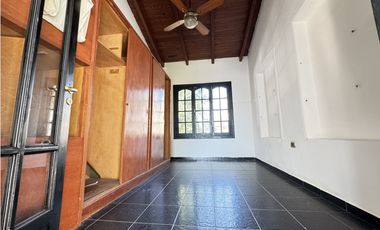 Venta de hermosa casa en zona centro de Paraná.