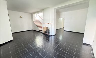 Venta de hermosa casa en zona centro de Paraná.