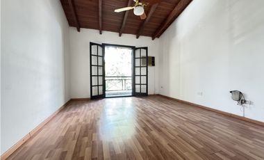 Venta de hermosa casa en zona centro de Paraná.