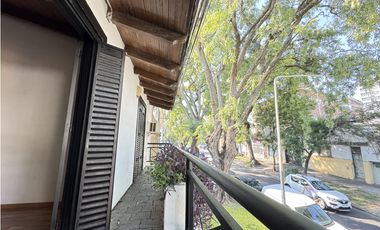 Venta de hermosa casa en zona centro de Paraná.