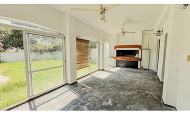 Venta de hermosa casa en zona centro de Paraná.