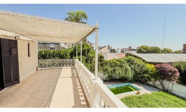 Venta de hermosa casa en zona centro de Paraná.