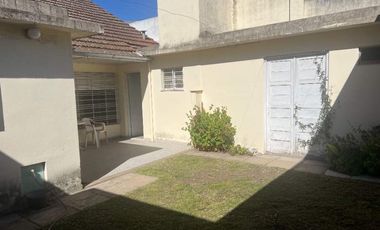 Chalet en venta en Bernal Oeste