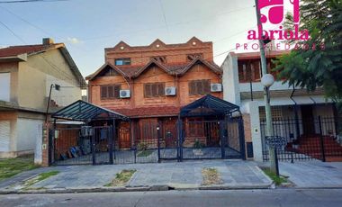 Triplex en venta en Quilmes Oeste Centro