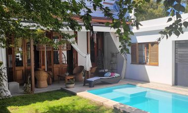 Casa en venta - 3 Dormitorios 3 Baños - 220Mts2 - Junín