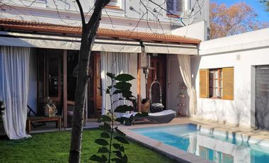 Casa en venta - 3 Dormitorios 3 Baños - 220Mts2 - Junín