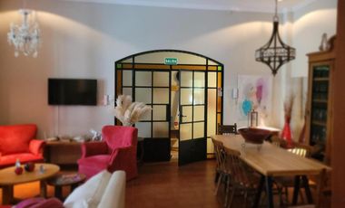 Casa en venta - 3 Dormitorios 3 Baños - 220Mts2 - Junín