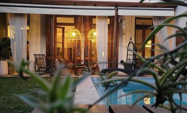 Casa en venta - 3 Dormitorios 3 Baños - 220Mts2 - Junín
