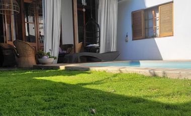 Casa en venta - 3 Dormitorios 3 Baños - 220Mts2 - Junín