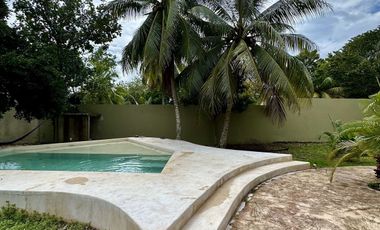 SE VENDE TERRENO EN RAUDALES, Q. ROO, CON BELLA CASA A ORILLA DEL LAGO