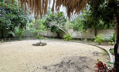 SE VENDE TERRENO EN RAUDALES, Q. ROO, CON BELLA CASA A ORILLA DEL LAGO