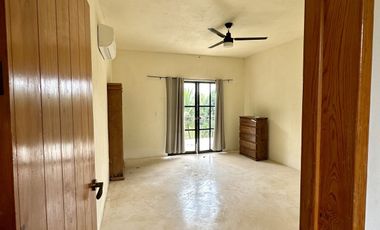SE VENDE TERRENO EN RAUDALES, Q. ROO, CON BELLA CASA A ORILLA DEL LAGO