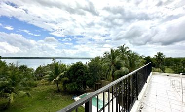 SE VENDE TERRENO EN RAUDALES, Q. ROO, CON BELLA CASA A ORILLA DEL LAGO