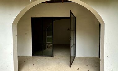 SE VENDE TERRENO EN RAUDALES, Q. ROO, CON BELLA CASA A ORILLA DEL LAGO