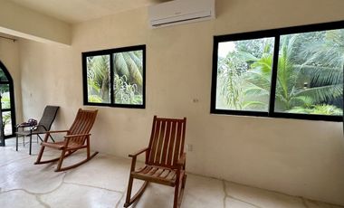 SE VENDE TERRENO EN RAUDALES, Q. ROO, CON BELLA CASA A ORILLA DEL LAGO
