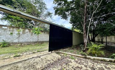 SE VENDE TERRENO EN RAUDALES, Q. ROO, CON BELLA CASA A ORILLA DEL LAGO